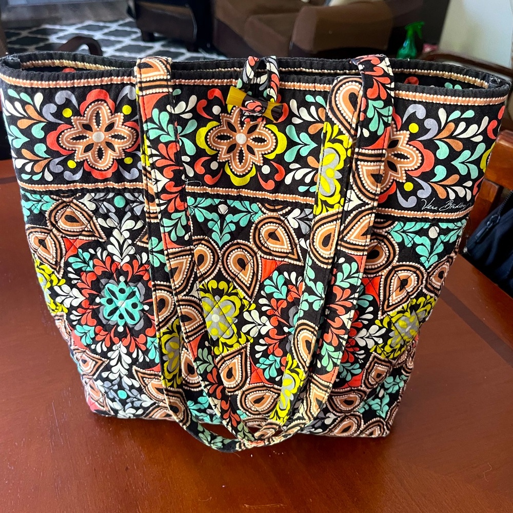 Vera Bradley Tote- EUC in vintage print